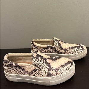 Steve Madden Snake Skin Platform Slip on Shoes (Size 6.5/7)